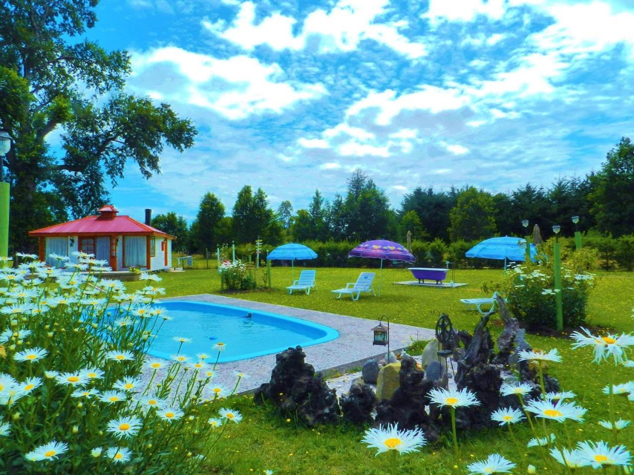 Arriendo De Con Piscina Y Entorno Natural, *